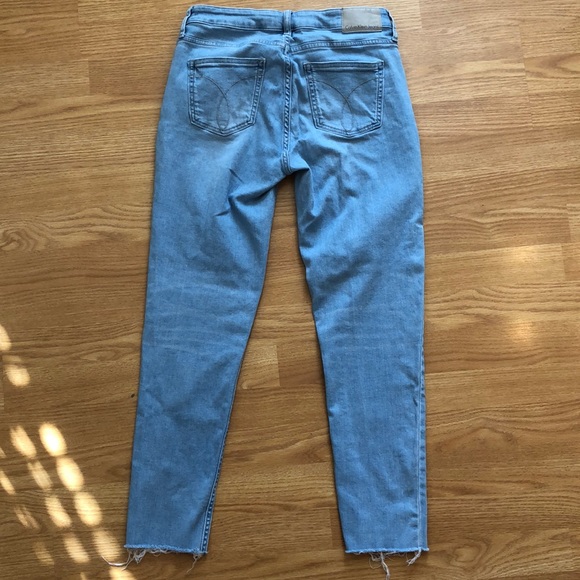 Calvin Klein frayed ankle skinny jeans - Picture 3 of 4